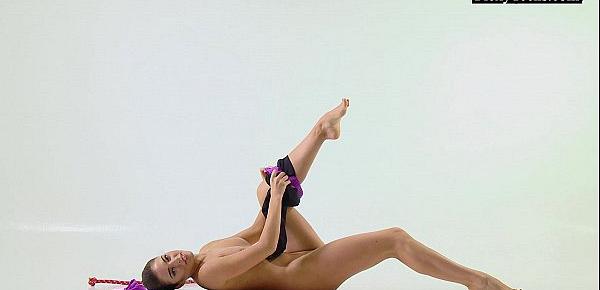 Tonya the hot gymnast makes incredible poses